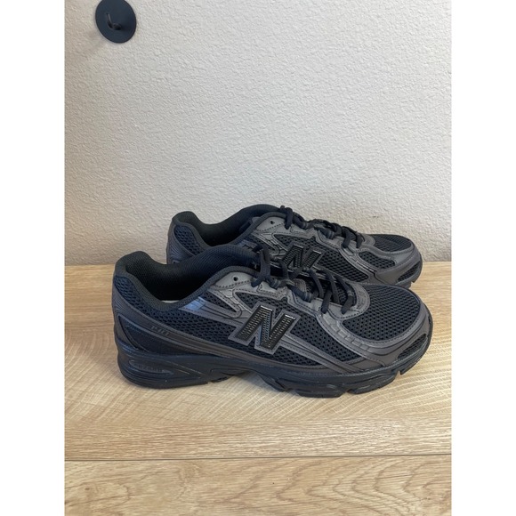 NWB New Balance Unisex 740 Lifestyle Running Shoes Black US 11 Trainers - Picture 3 of 10